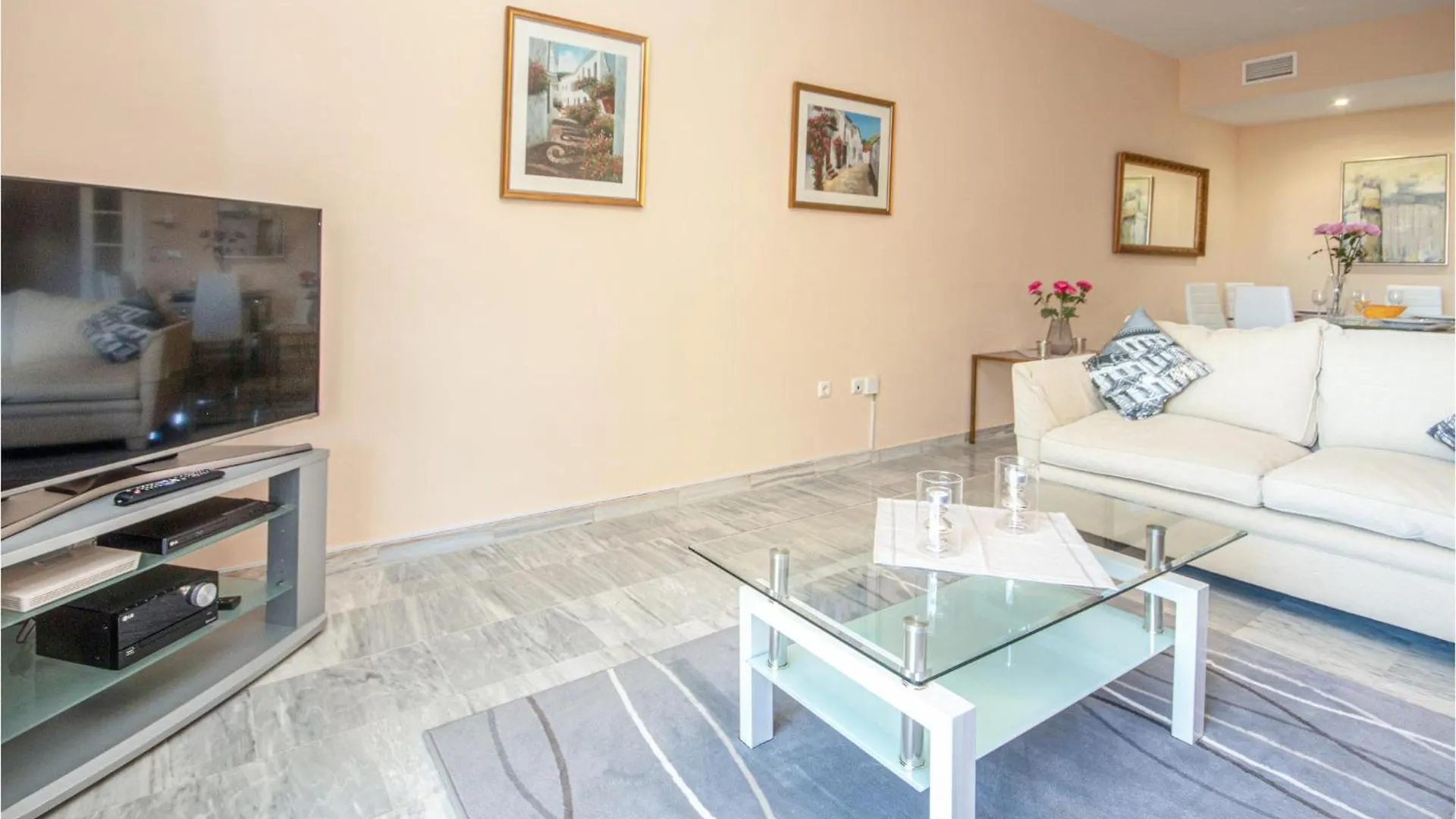 Awesome Apartment In Marbella With Kitchen Spanien