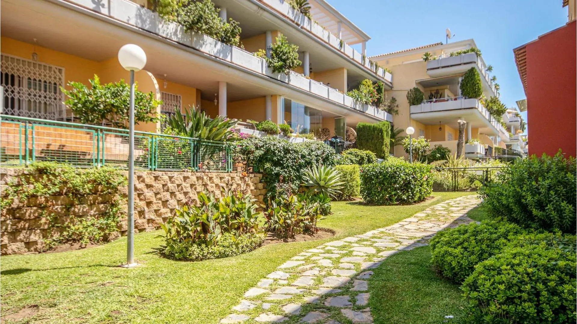 Awesome Apartment In Marbella With Kitchen